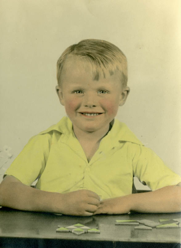 The first school photo of Hennie. Taken at the kindergarten in Noord Deurningen