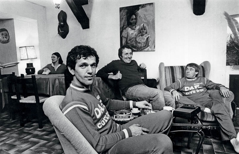 Roger De Vlaeminck en Hennie Kuiper verstaan elkaar. Fred De Bruyne ziet tijdens het eerste trainingskamp in Valbonne aan de Middellandse Zee de toekomst zonnig in