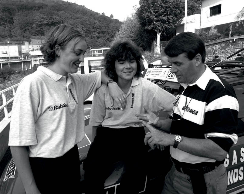 In September 1997, the KNWU replaces women's national coach Piet Hoekstra with Hennie Kuiper. Hoekstra is removed after a protest letter from five riders. Kuiper takes over the team in preparation for the World Championship in San Sebastian and instructs Chantal Beltman and Meike de Bruijn here. However, Debby Mansveld will be the best Dutch rider in Donostia. She finishes eighth.